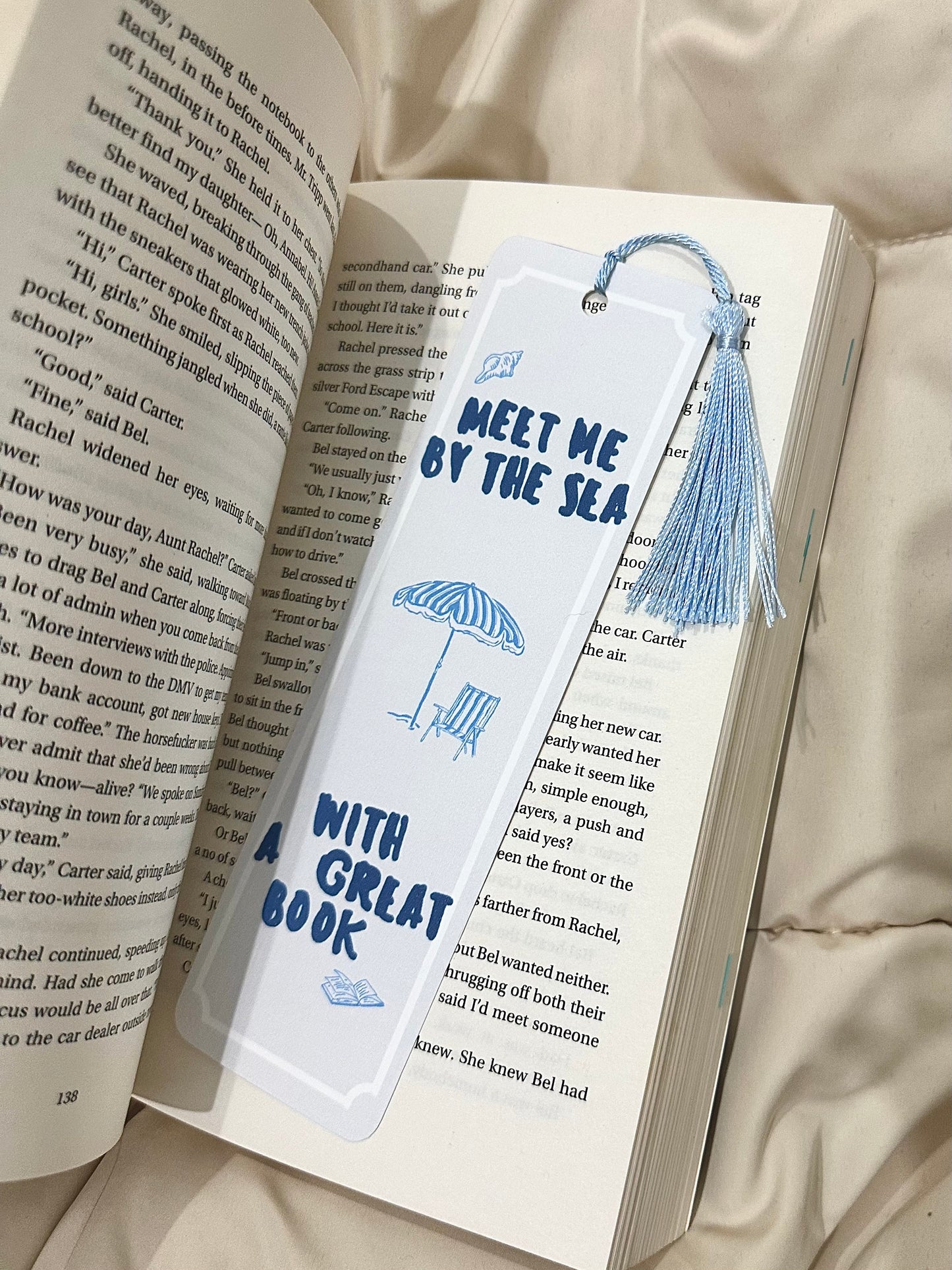 Marcapáginas - Meet me by the sea with a great book